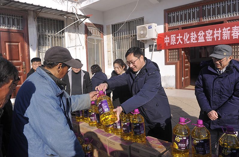 ��˾��ί������忪չ�߷�ο���˶�