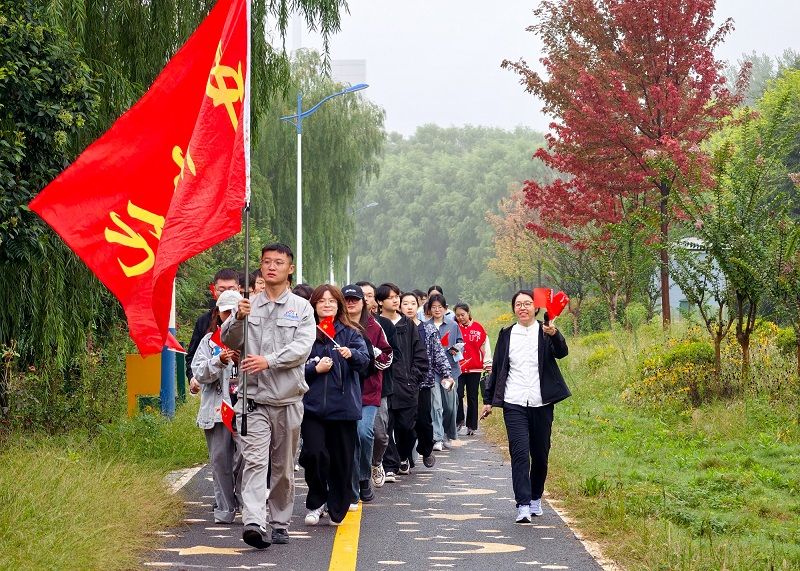 ���԰������������ʵ�� �����๤����������